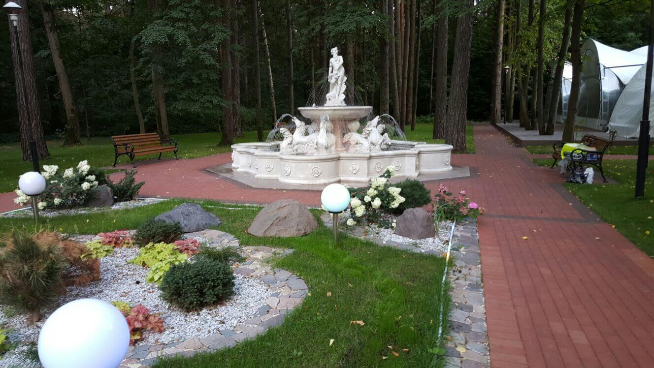 Танцующий и поющий фонтан