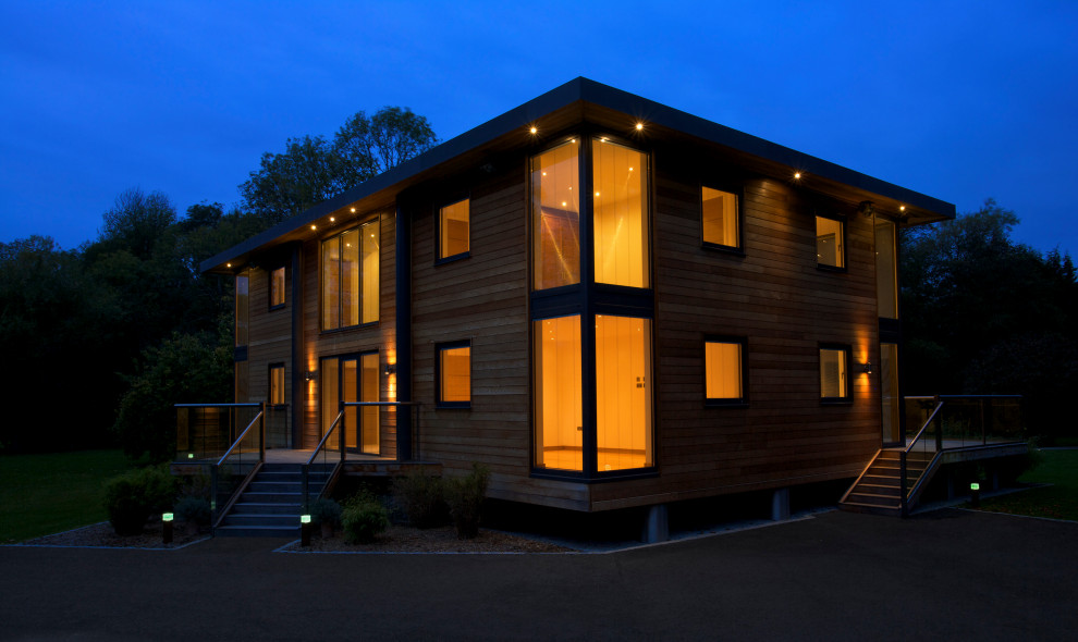 Photo of a contemporary house exterior in Buckinghamshire.