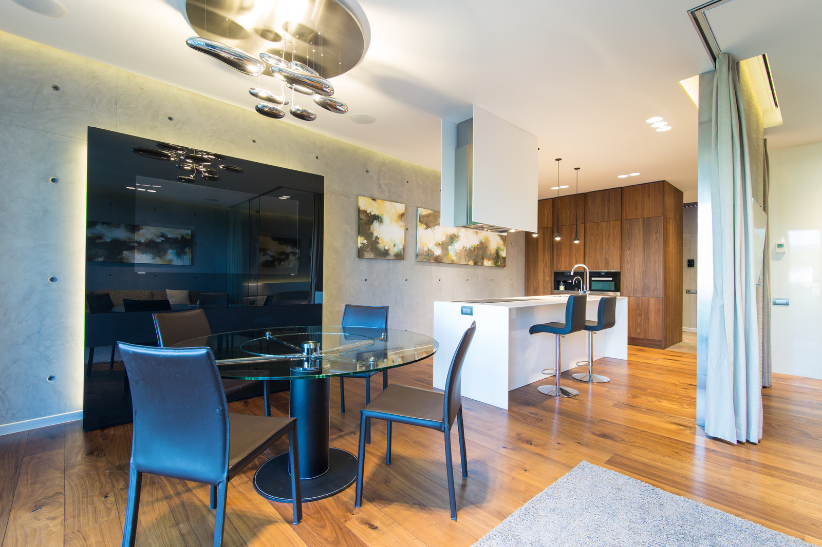 Студия в стиле функционального минимализма