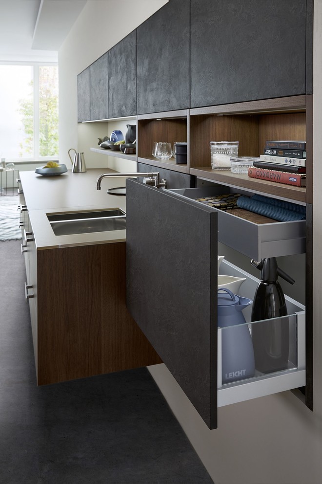 Inspiration for a large kitchen remodel in Toronto with an island