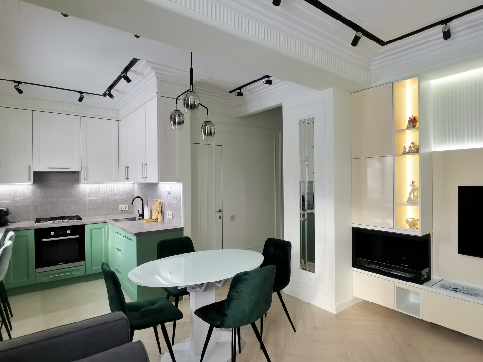 Реализованный проект кухни - гостиной площадью 18 м2.