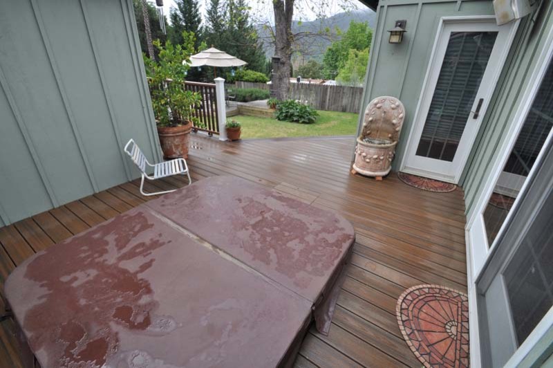 Transitional home design photo in Los Angeles