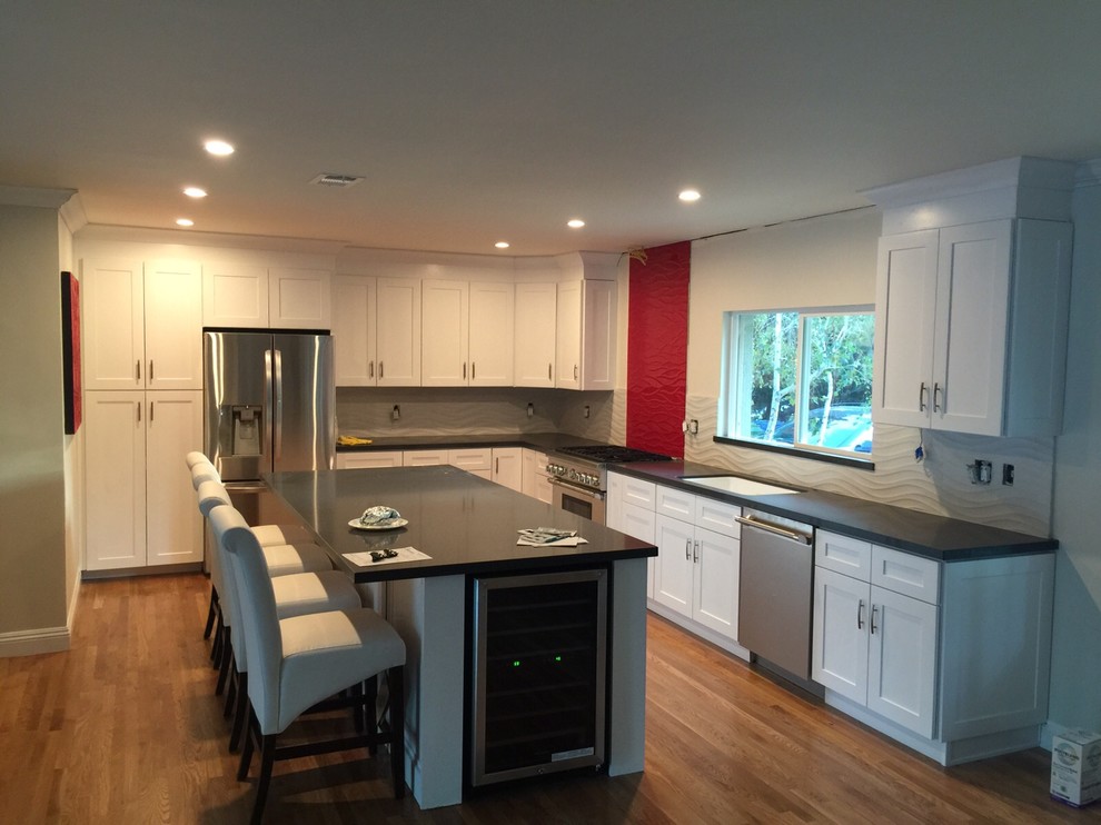 White Shaker Kitchen Cabinet