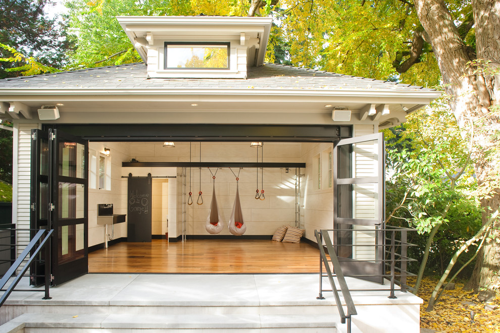 This is an example of a contemporary home gym in Seattle.