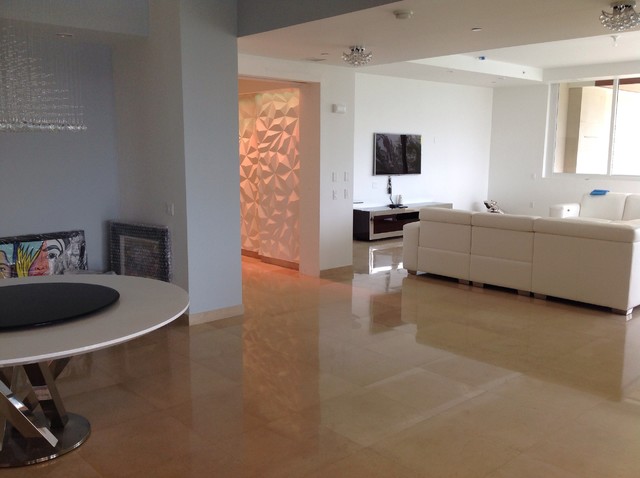 Beach Apartment contemporaneo-salon