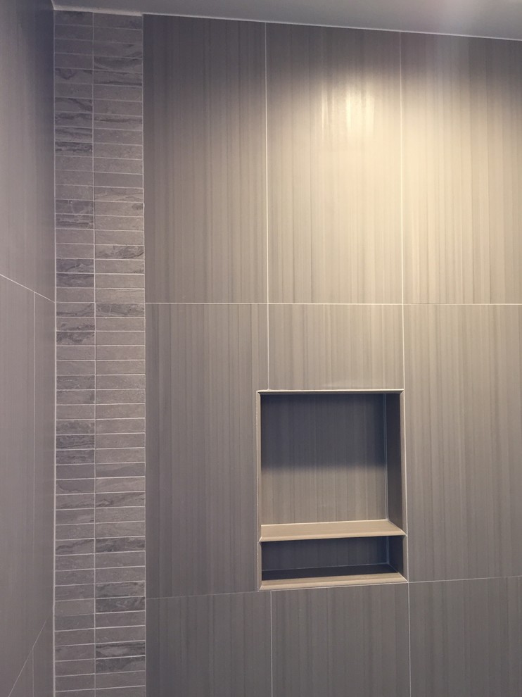 Salomon guest bathroom