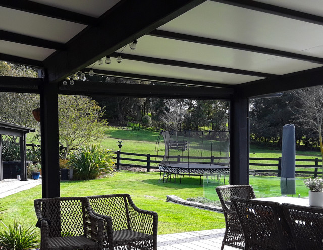 When fully up, the outdoor screens enable an uninterruped view from the deck country