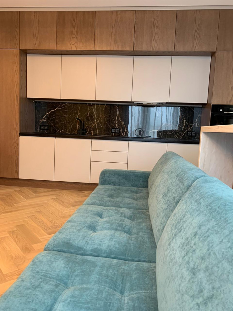 Кухня-гостинная с камином