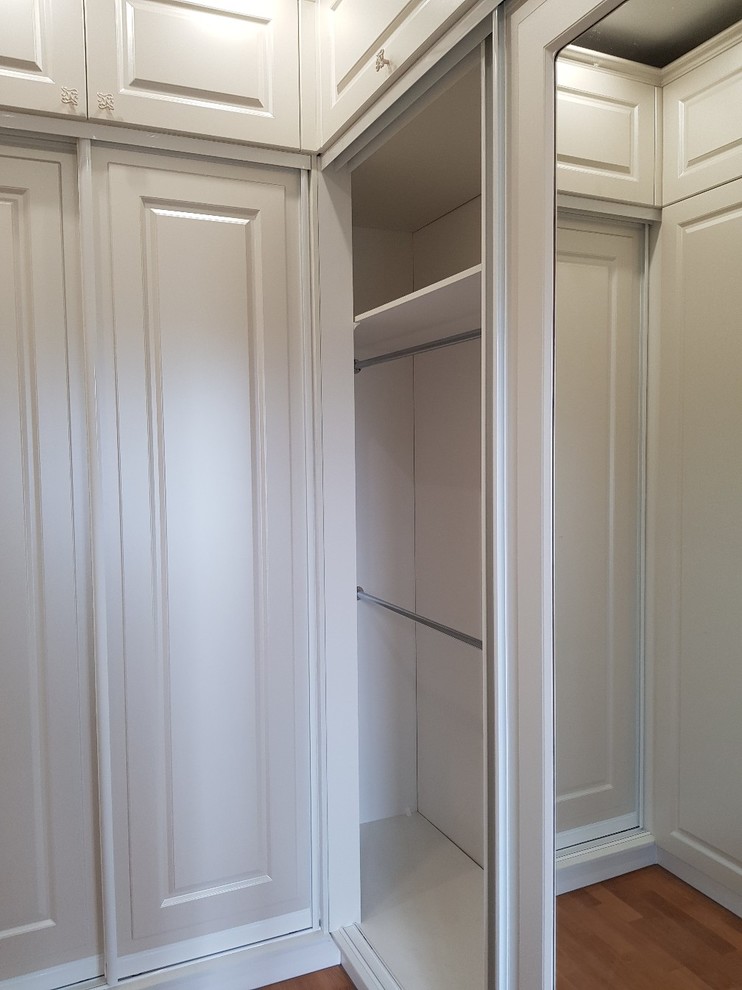 Гардеробная в частном доме.