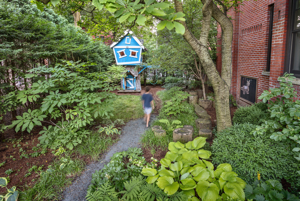 Photo of a rustic shade backyard outdoor playset in Chicago.