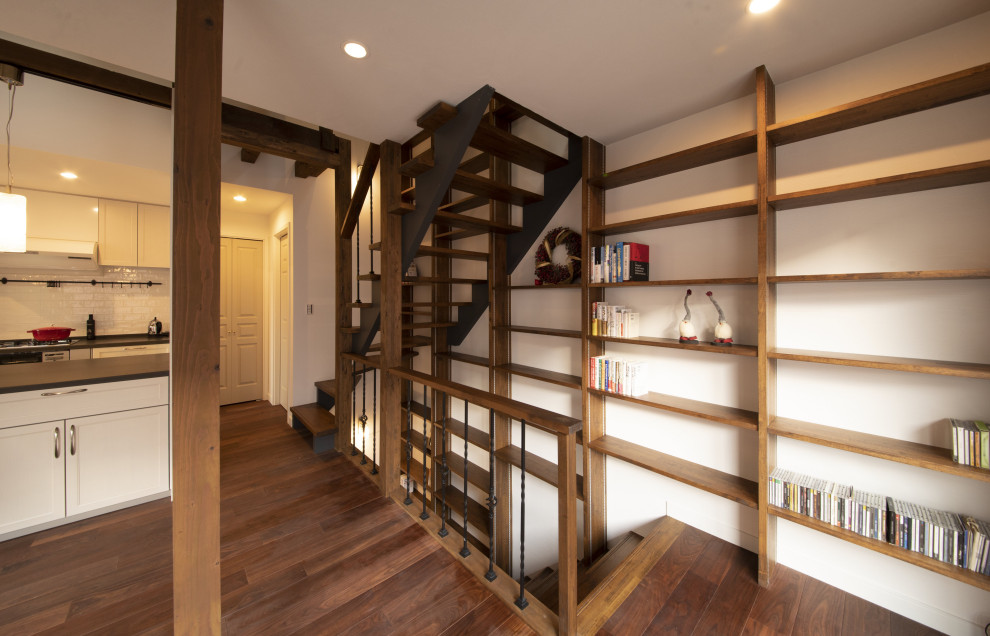 東京都下にあるおしゃれな階段の写真