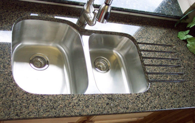 Inspiration for a transitional kitchen remodel in St Louis