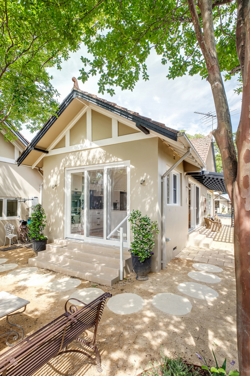 Modern Revamp, Epping