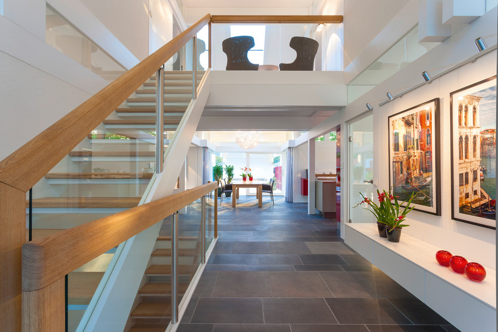 Moderne Treppe in Sonstige