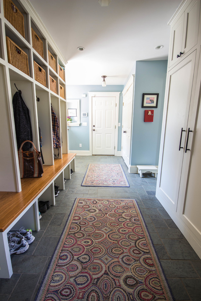 Inspiration for a traditional mudroom in Burlington with grey walls and a single front door.