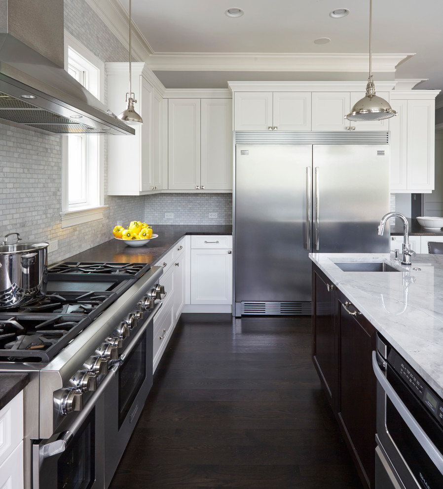 Example of a transitional kitchen design in Chicago