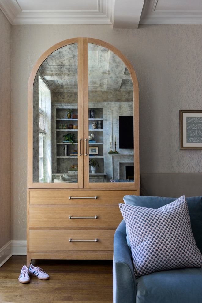 Inspiration for a transitional home design remodel in Chicago