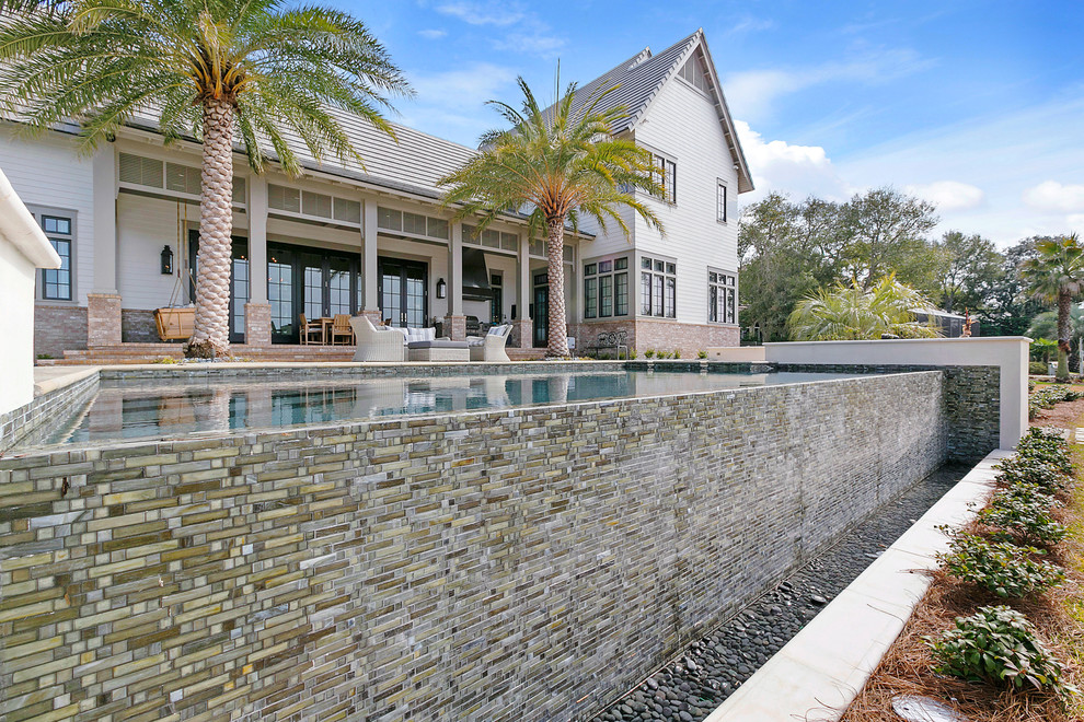 Elegant pool photo in Miami
