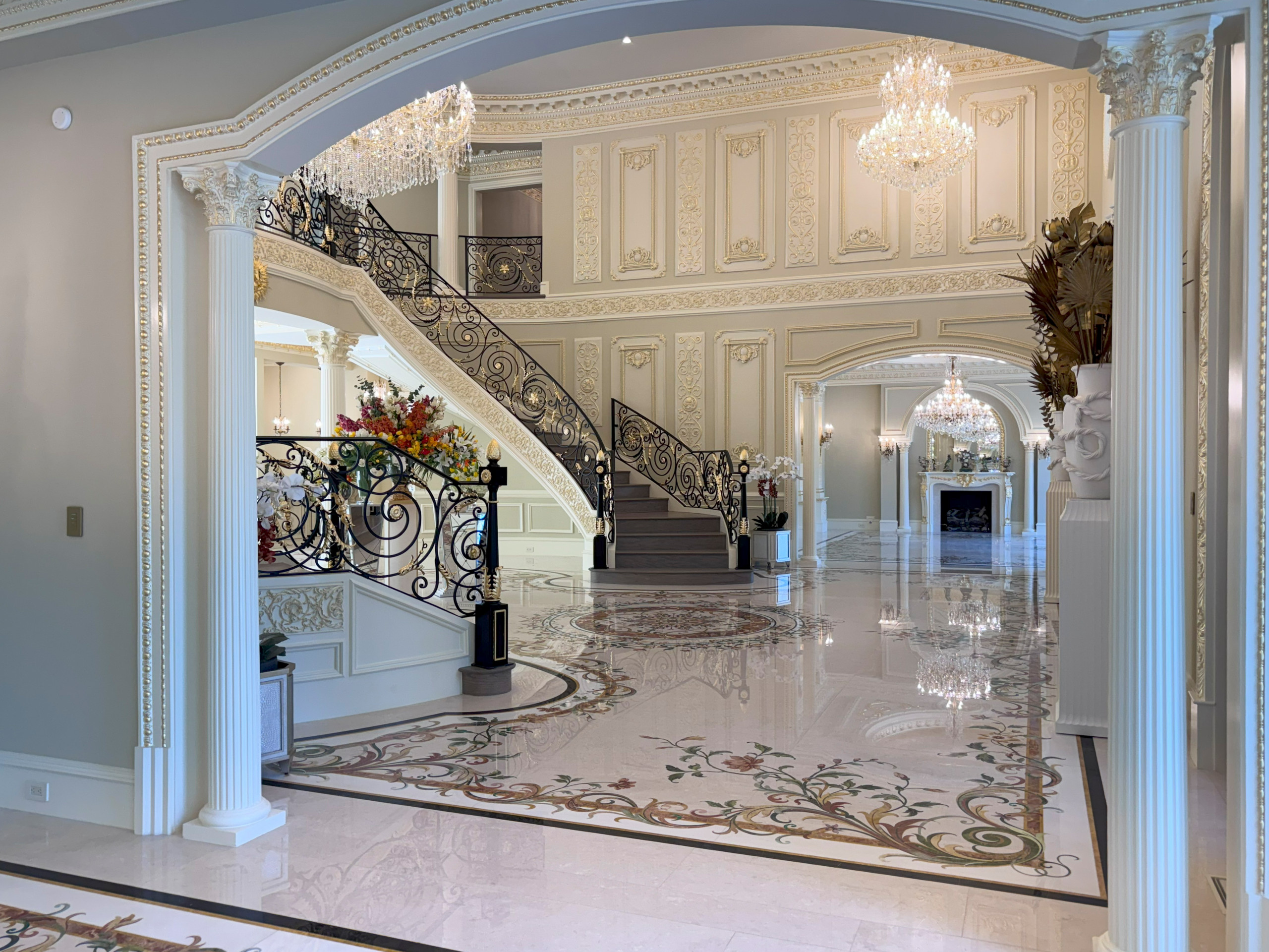 135_Vibrant Staircase with Touch of Historic Grandeur, Great Falls, VA 22066