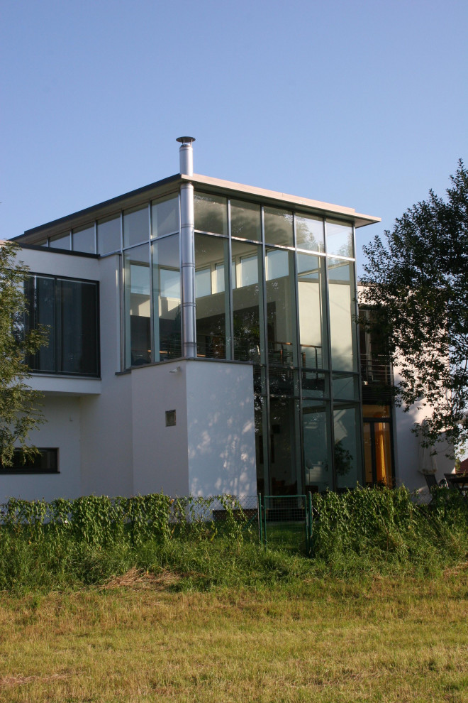 Geräumiger Moderner Wintergarten mit normaler Decke in Sonstige