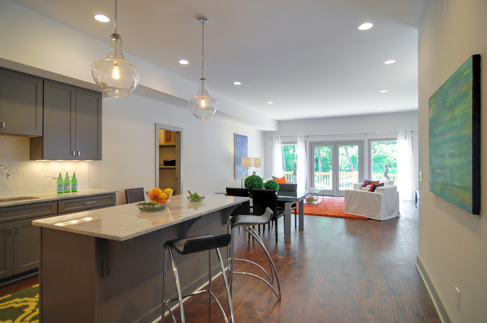 Transitional kitchen photo in Nashville