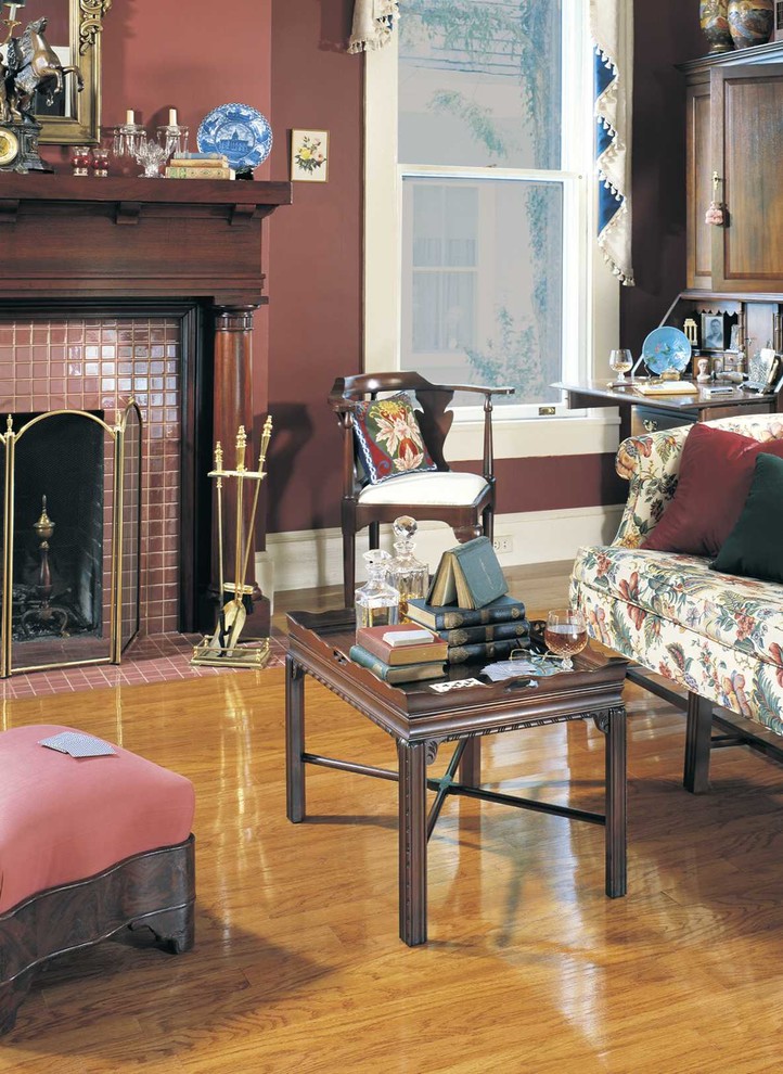 Photo of a mid-sized traditional living room in Burlington.