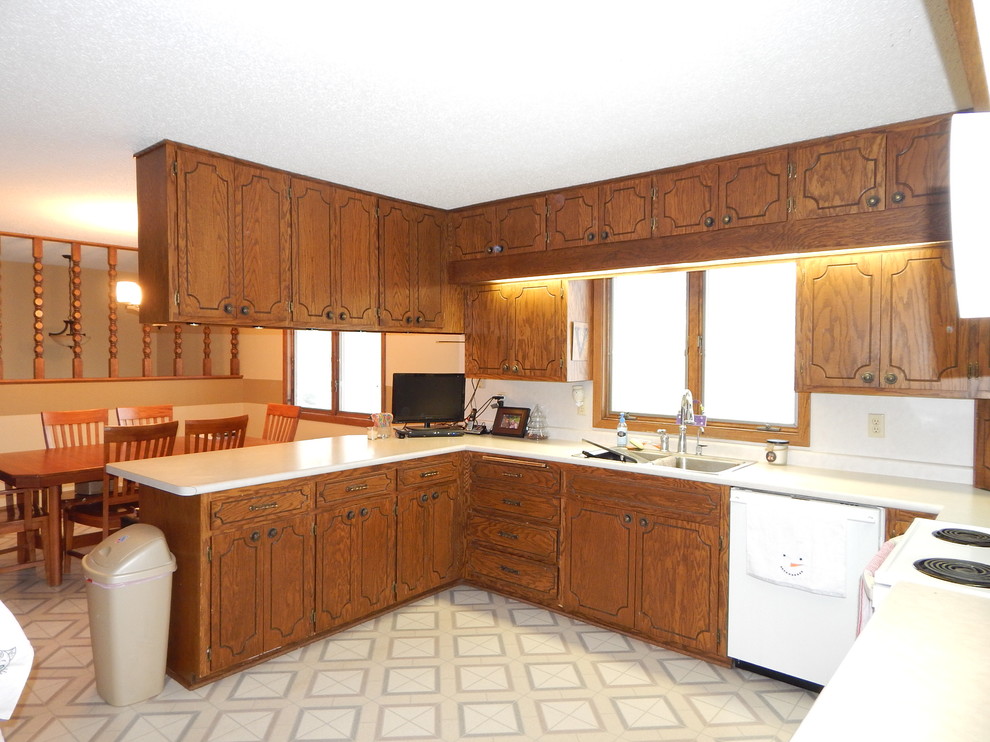 Need ideas for 1970's oak kitchen update