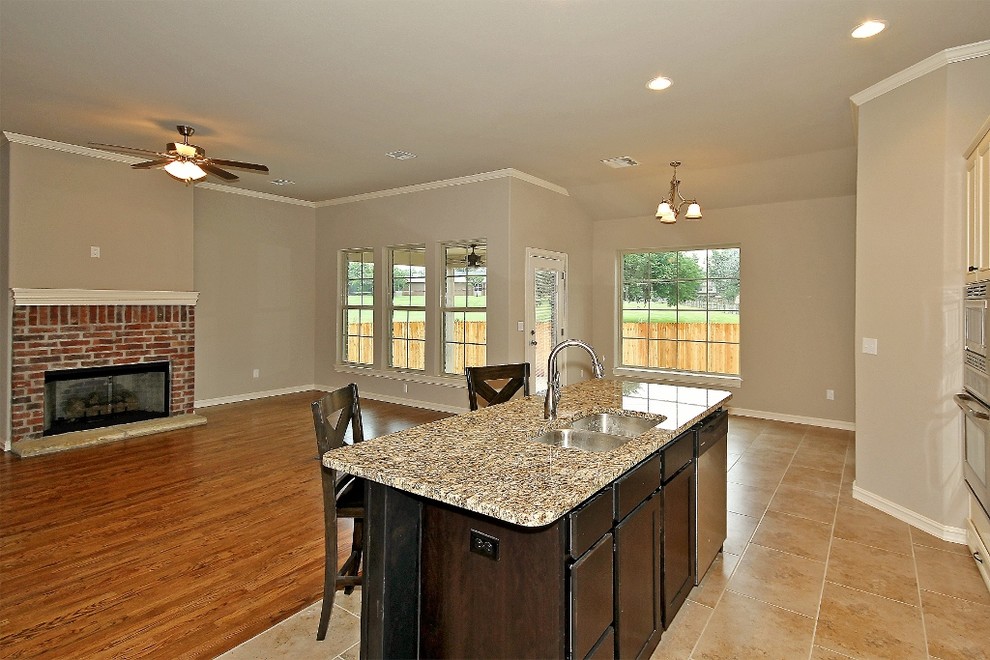 Kitchen - transitional kitchen idea