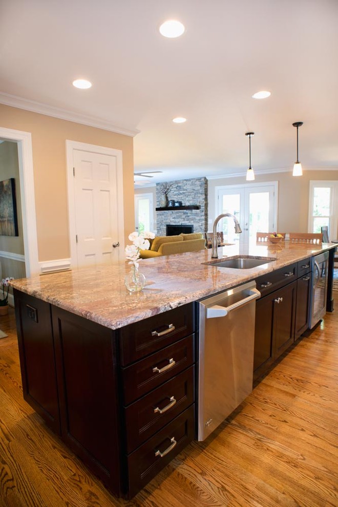 Inspiration for a transitional kitchen remodel in Charlotte