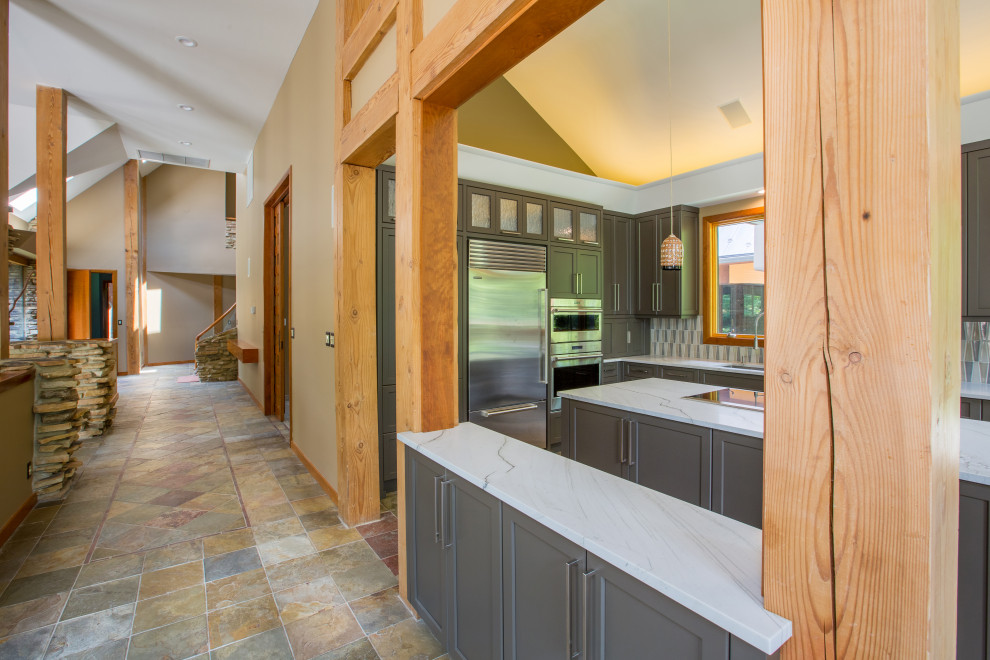 Home design - transitional home design idea in New York