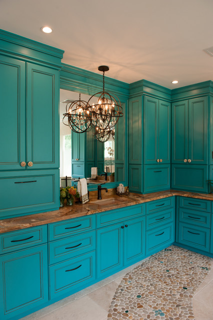 Bright Master Bathroom modern-badezimmer
