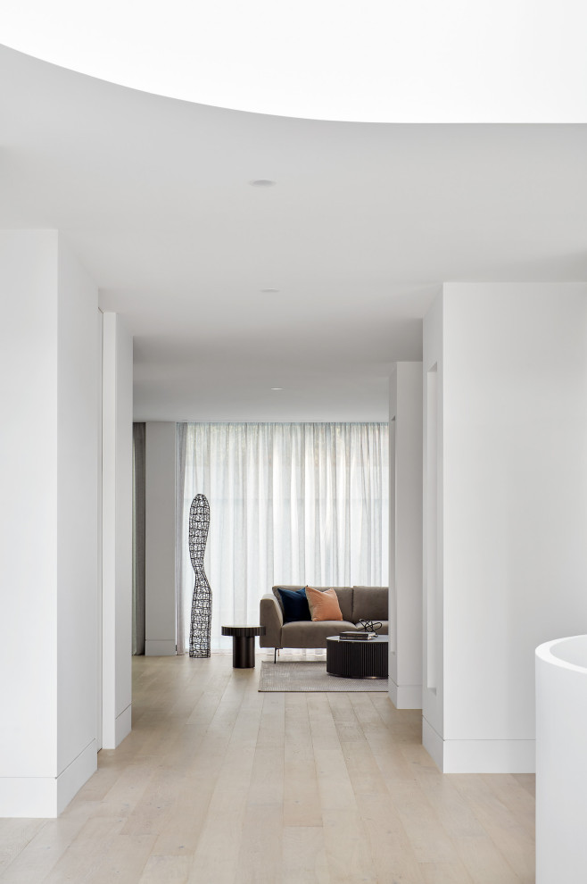 Design ideas for a modern entryway in Melbourne.