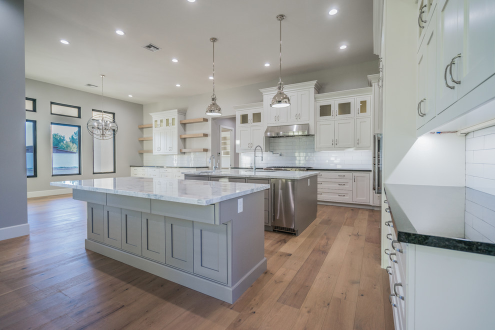 Transitional kitchen photo in Phoenix
