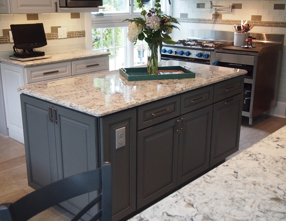 Example of a transitional kitchen design in Grand Rapids