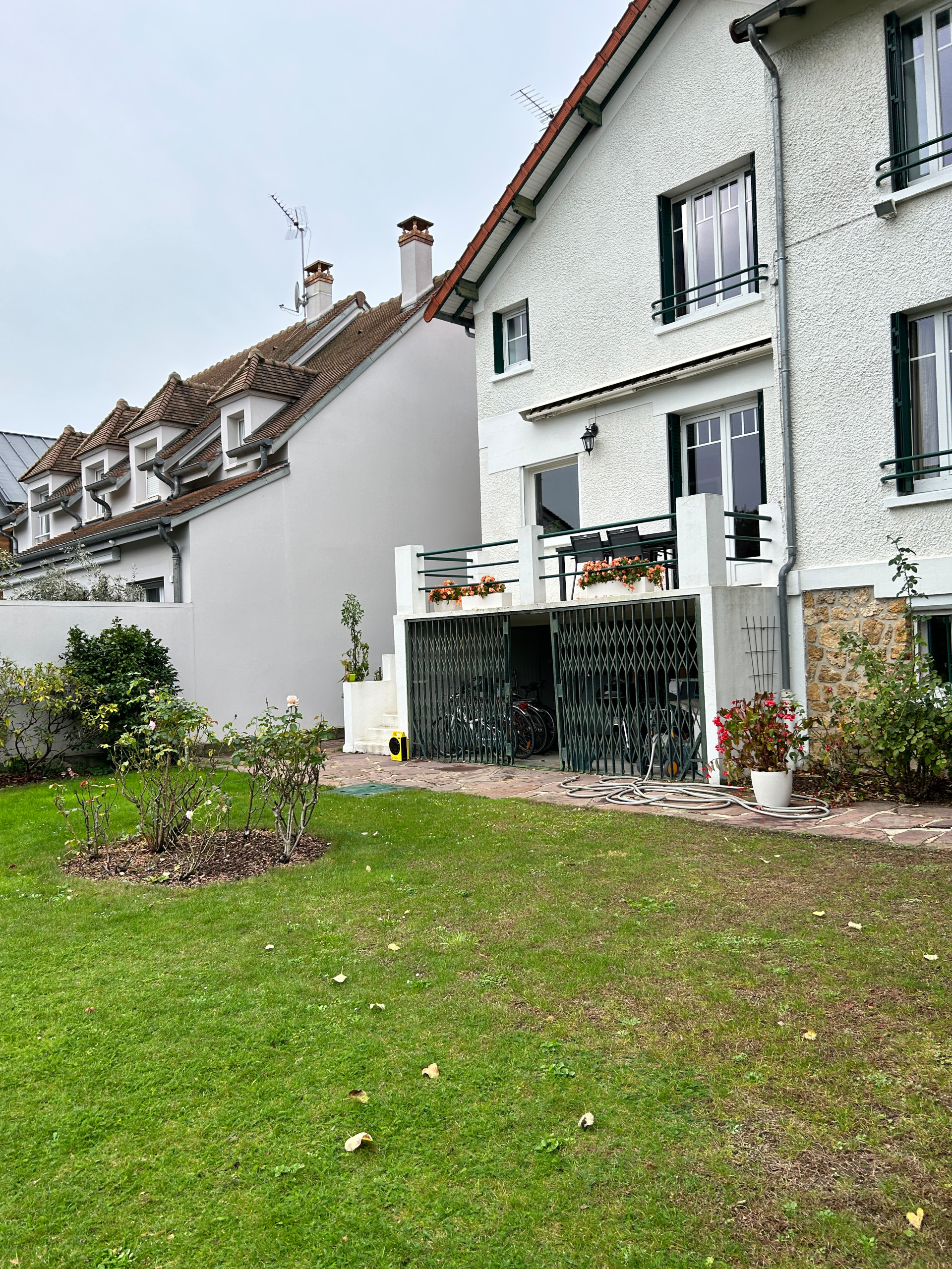 Jardin avec Coin Jacuzzi - Évasion Méditerranéenne