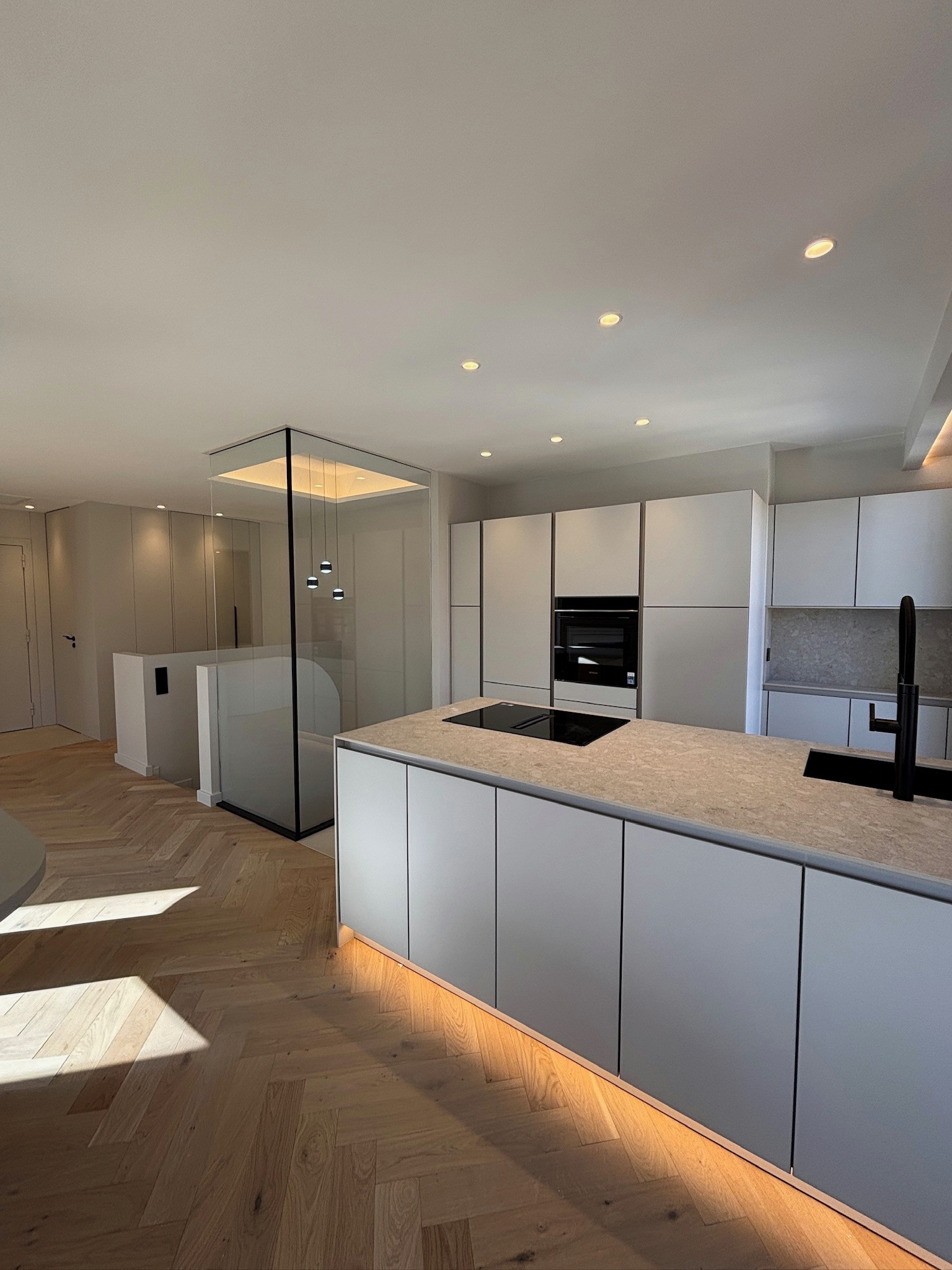 L’union parfaite : deux appartements transformés en un duplex unique