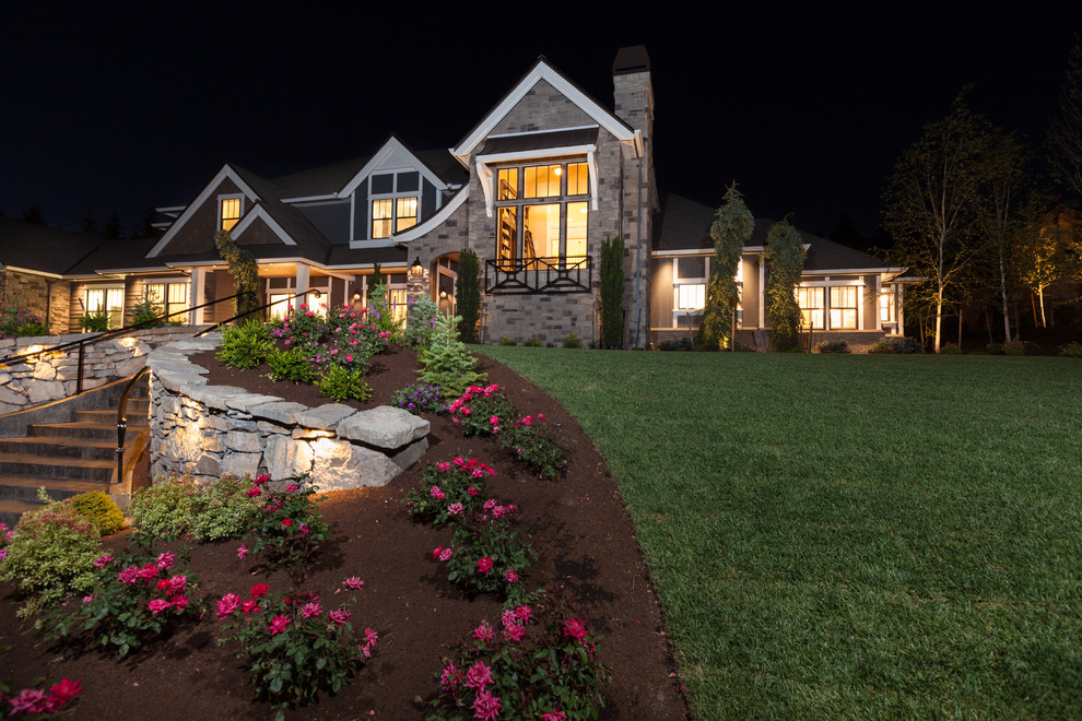 Design ideas for a traditional exterior in Portland.