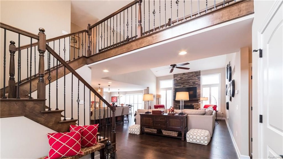 Example of an arts and crafts home design design in Detroit