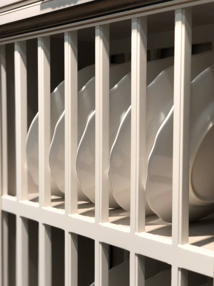 Классическая кухня благородного цвета кашемир с античной патиной