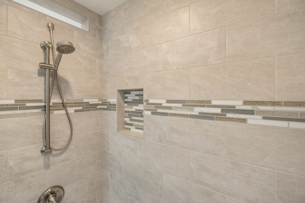 Bathroom - transitional bathroom idea