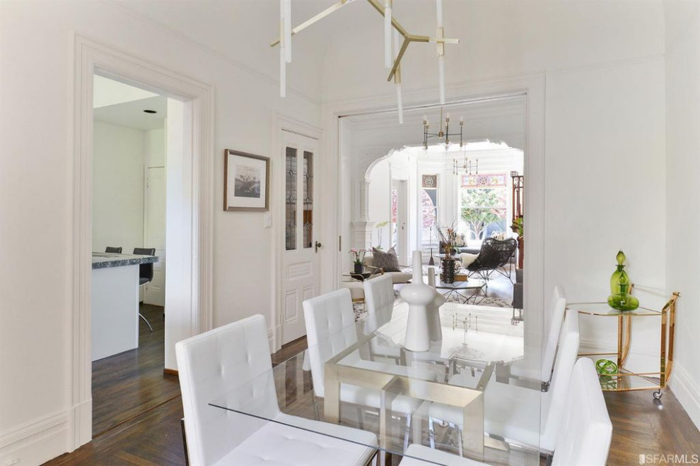 Transitional home design photo in San Francisco