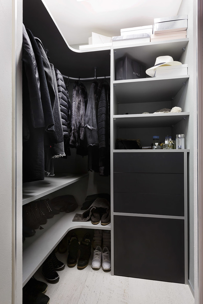 Design ideas for a contemporary storage and wardrobe in Saint Petersburg.