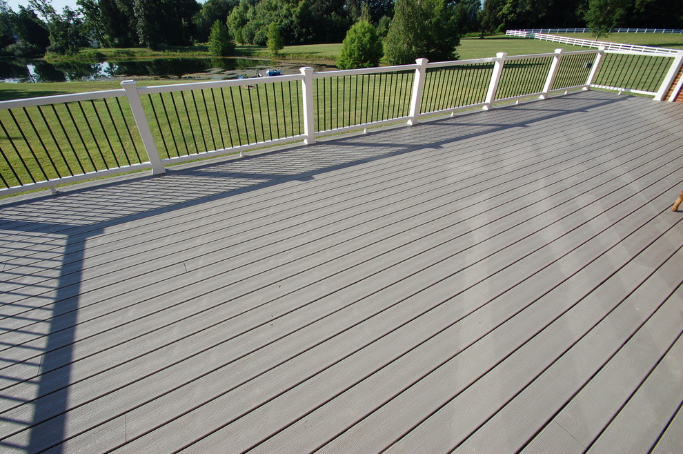 This is an example of a traditional deck in St Louis.