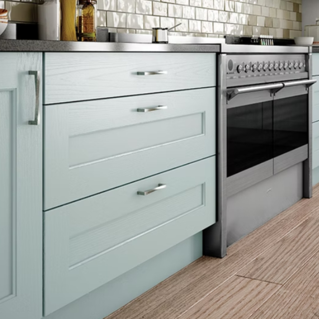 five-piece shaker kitchen in Market Harborough with brushed grain finish and modern overmantle detail.
