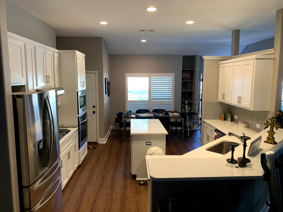 Kitchen - kitchen idea in Austin