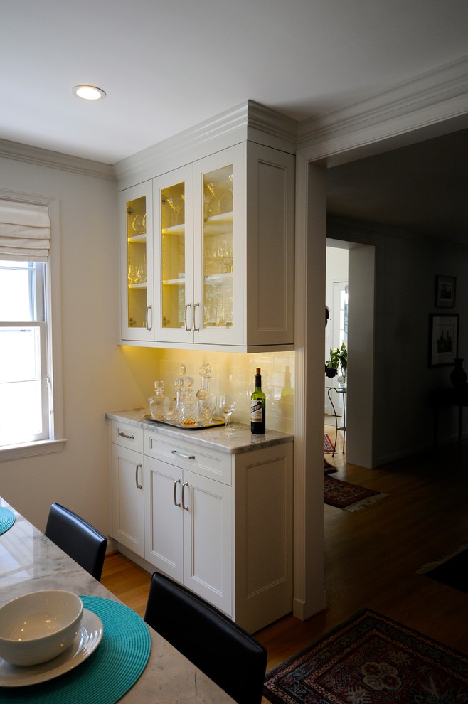 Kitchen - transitional kitchen idea in DC Metro