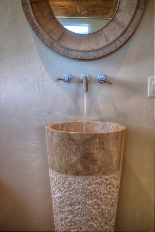 Bathroom - rustic bathroom idea