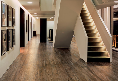 Wood Look Tile Vs Which Flooring, Wood Floor With Tile