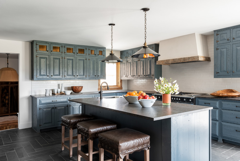 Kitchen - rustic kitchen idea