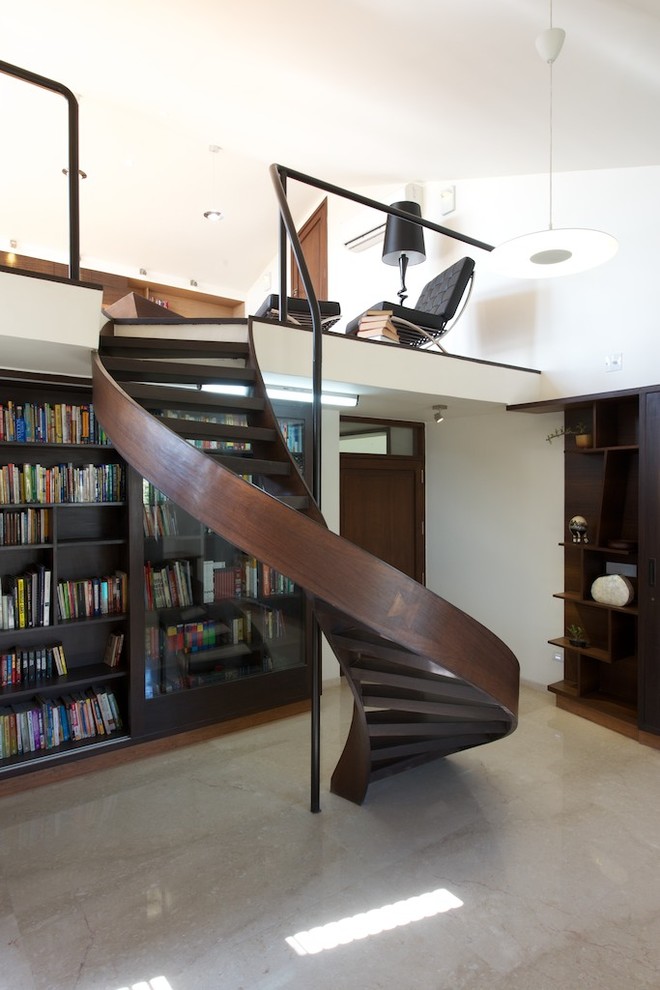 Inspiration for a contemporary staircase in Ahmedabad.